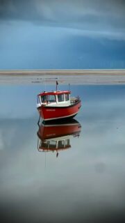 Is it half term where you are? Today I’m reminding myself to be present in the moment and to lean into flow 🌿✨ I’m really looking forward to some time off work this week, as well as a couple of days away I’ve also planned in some time at home simply to be. And to rest 🕯️

A quiet pause feels very welcome right now.

#presenceandflow #slowdown #timeforrest #flotsamfables #flotsam_fables