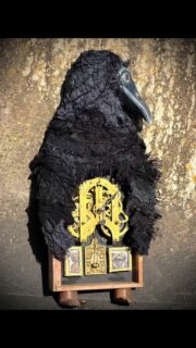 I recently finished this crow wall piece, a work that’s been slowly unfolding since last year. For some reason, much like the winter itself, the making has seemed to stretch on and on. 

I began making this piece thinking about Jung, alchemy and shadow, the parts of ourselves we reject, fear or have yet to integrate. Crows can feel like messengers from these spaces, symbols of what we might not want to see, but that are asking to be witnessed. 

The dark night of the soul, the beginning of transformation. 

In many ways, I feel like I’ve been moving through this process for the past few years. Each time I uncover something in myself, I realise there are even more layers waiting beneath. 

And yet, crows are not only omens of shadow, they also carry instinct, intelligence, creativity and vitality. 

I was also very inspired by a workshop I attended last year by @greenmanwhispers where I learned to make these ‘matchbox treasures’ trinket boxes which I have woven into the design. 

A piece about shadow, but also about what becomes possible when we towards it 🖤🌚🐦‍⬛
.
.
.
.
.
#flotsam_fables #crow #jung #shadow