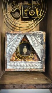 Hello folks,

Yesterday’s new moon arrived quietly, and I’ve been sitting with the sense of emptiness it brings. As the last of the autumn colours fade, the nights draw in, and the cold settles over everything, I can feel winter edging closer.

I’ve been doing a lot of painful letting go lately, releasing old expectations, loosening my grip on imagined futures, and allowing things to fall away that no longer fit. This new moon feels like an invitation to turn inward, to honour our limits, and to pause long enough to notice what’s stirring in the quiet.

Perhaps this is the moment to cradle the emptiness like an open cauldron, and gently ask ourselves:
What do I want to fill it with next?

#newmoon
#newmoonenergy
#seasonofrelease
#lettinggo
#innerwinter
#winteriscoming
#creativepause
#mythandmagic
#mythmakers
#modernfolklore
#flotsamfables
#artistlifeuk
#womenwhocreate
#intuitiveart
#slowmagic
#quietalchemy
#folkloreandfairytales
#naturewisdom
#seasonalsoul
#flotsam_fables